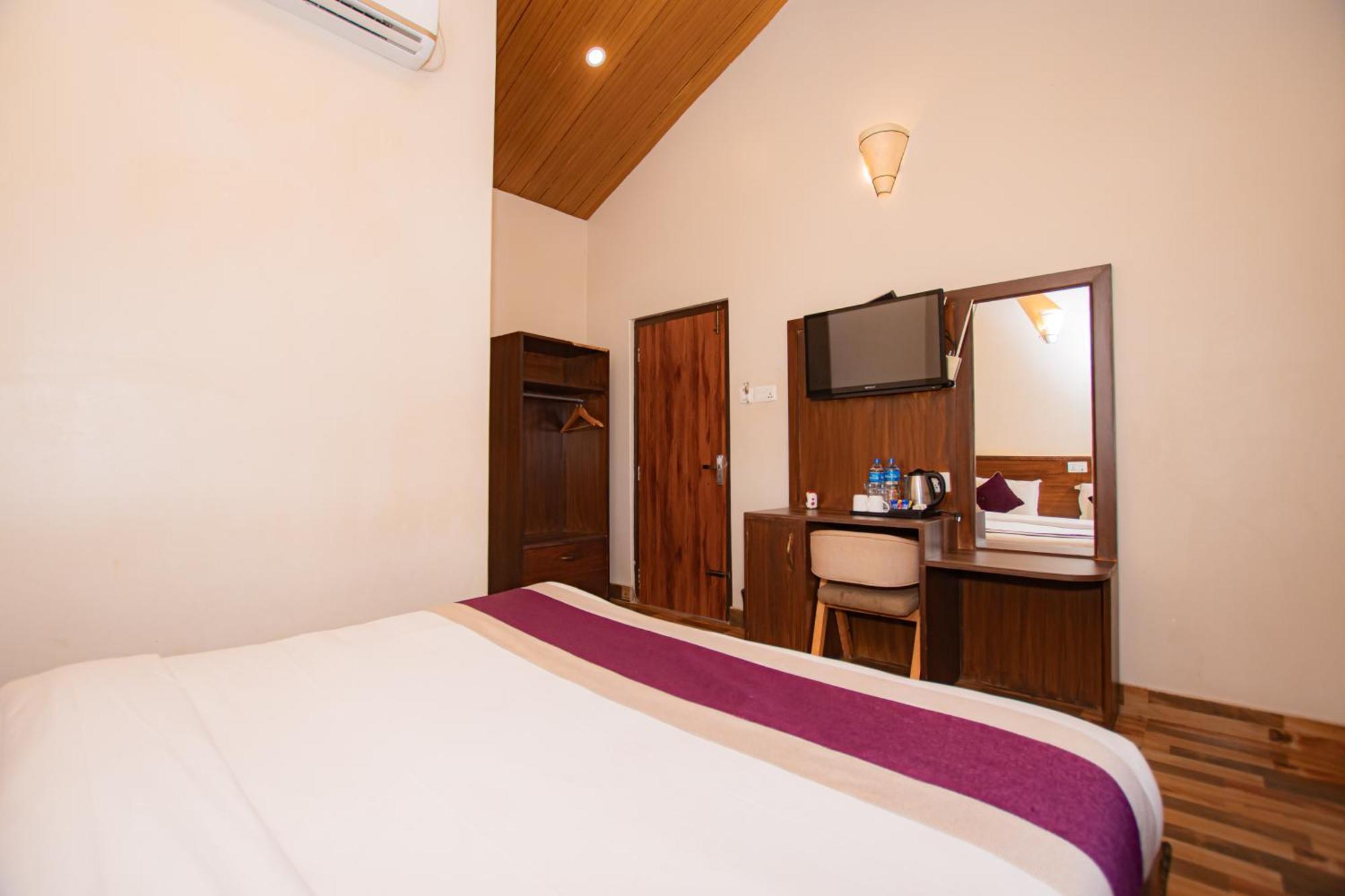Busy Bee Resort, פוקהרה מראה חיצוני תמונה